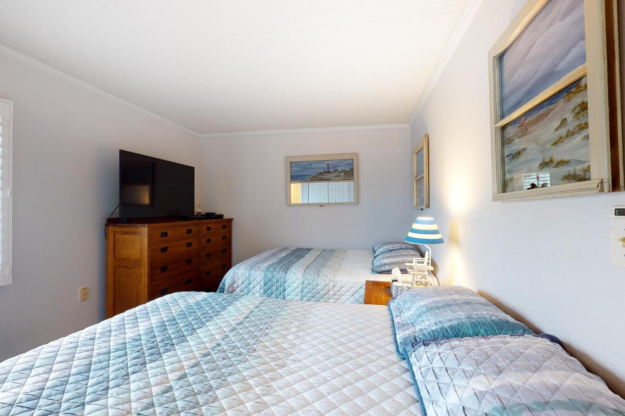 Diamond Head Condos Ocean City Room photo