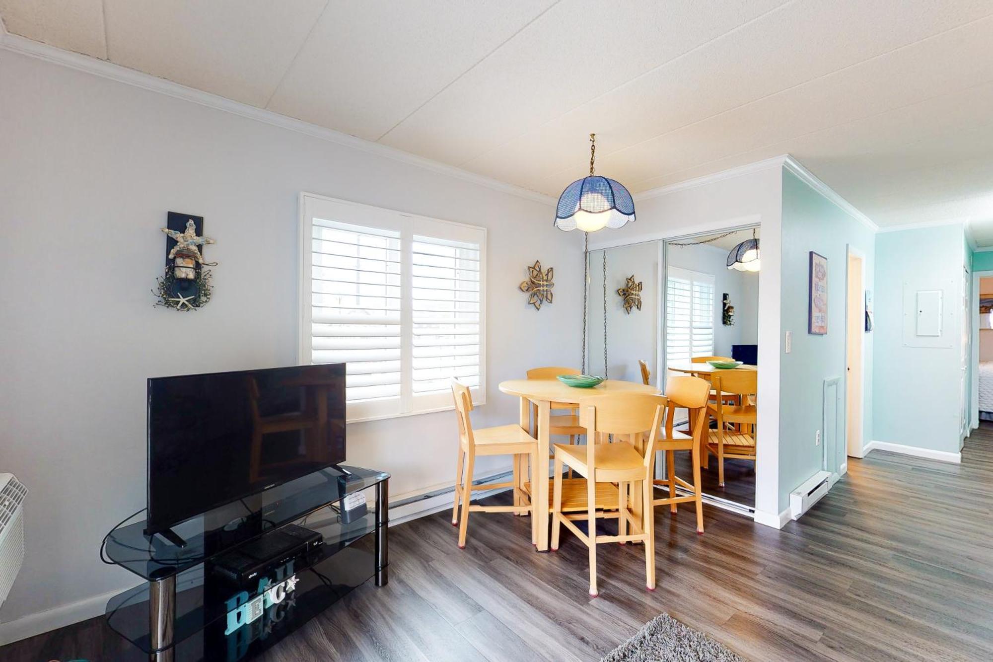 Diamond Head Condos Ocean City Room photo