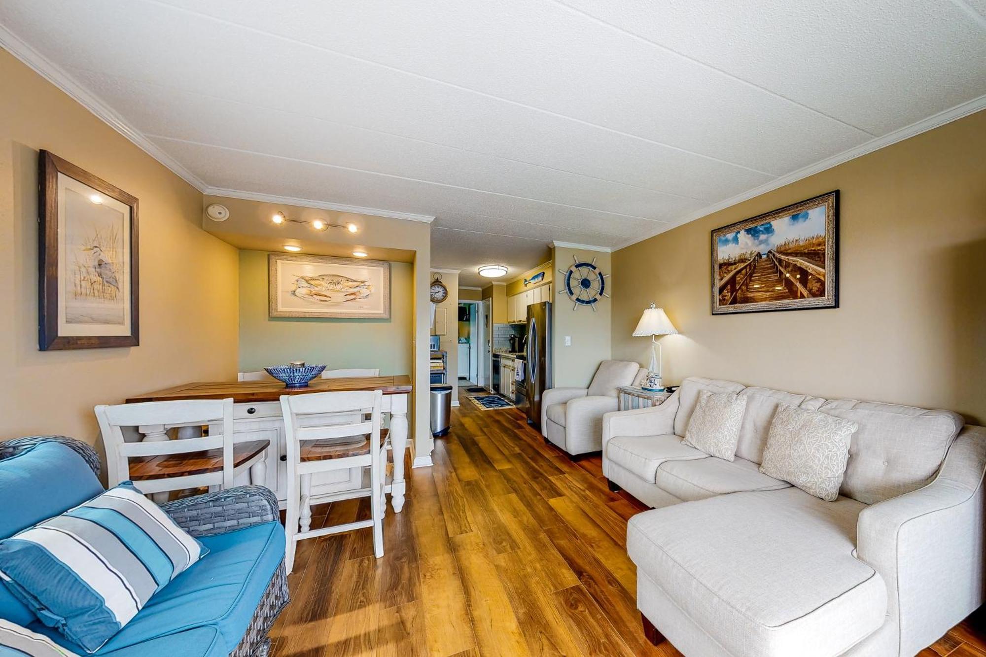 Diamond Head Condos Ocean City Room photo