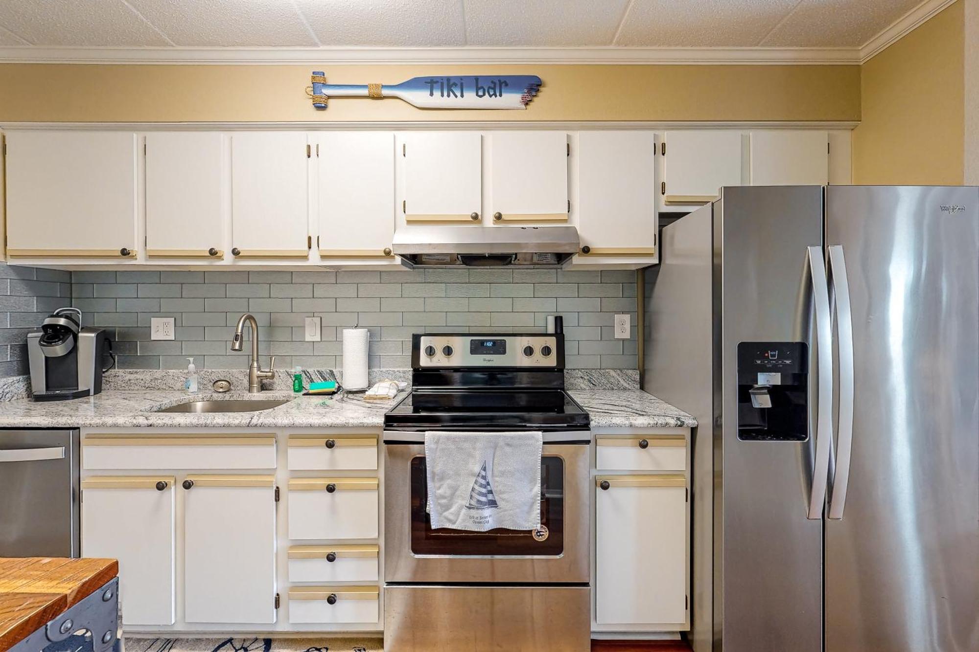 Diamond Head Condos Ocean City Room photo