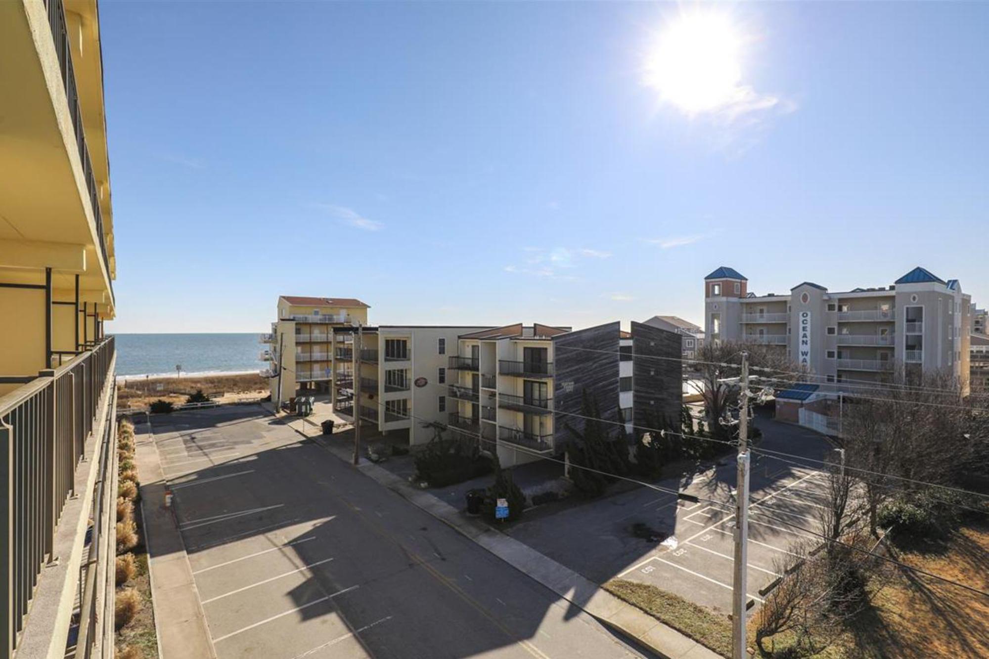 Diamond Head Condos Ocean City Room photo